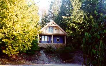 cottage2.jpg (19182 bytes)