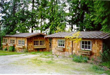 sheds.jpg (31967 bytes)