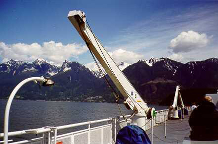 ferry01.jpg (17775 bytes)