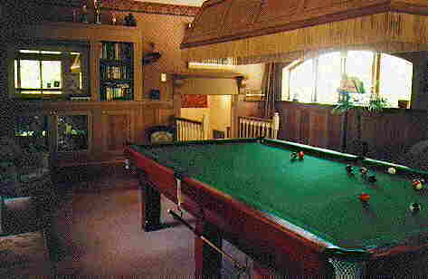 pool3.jpg (11878 bytes)