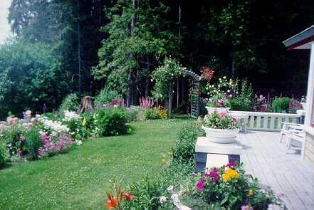 wgrdn2.jpg (44607 bytes)